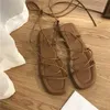 2025 hausschuhe Frauen Sandalen Schmale Vintage Karree Flache Cross Strap Tanga Sandalen V Form Design Schuhe Frauen Plus Größe 43