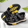 Klassische Vintage-Stil-Turnschuhe, Sommer, neue Freizeitschuhe für Herren, flache Sandalen, verschleißfeste Hausschuhe, große Größe 44, 45, 46