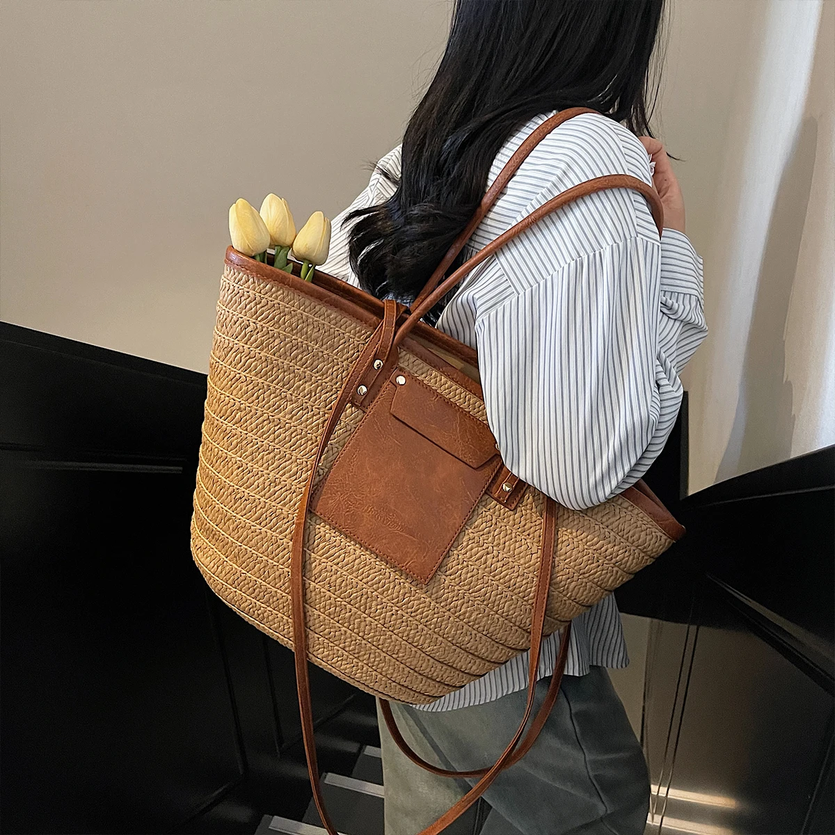 Borsa a tracolla, borsa di paglia di foresta, borsa da spiaggia intrecciata per le vacanze al mare da donna, borsa estiva fatta a mano, nuovo stile con gonna, borsa tote, abbigliamento da lavoro per