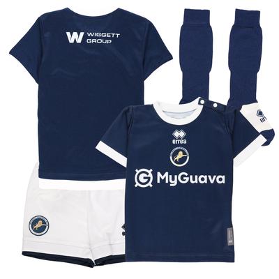 Millwall Errea Mini-Heimausrüstung 2025-26 - Baby Image