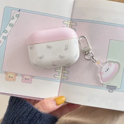 Ins rosa Schleife mit niedlichem kleinen Hund Anhänger Hülle für AirPods 1 oder 2, 3, 4, Pro 2, Kopfhörerhüllen Image
