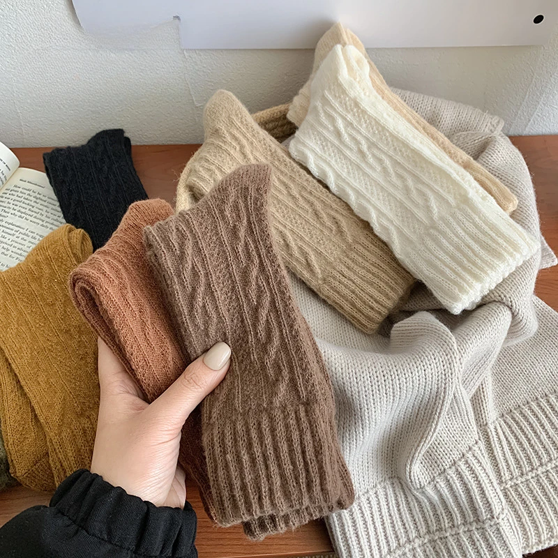 Neue Kaschmir Wolle Socken frauen Winter Verdicken Warme Schwarz Weiß Pack Set Thermische Japanische Mode Einfarbig Image