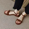 Braun mit niedrigem Absatz, Damen-Sandalen, neue atmungsaktive Mode, 2025, Trend, Großhandel, lässig, asiatische Größe, Komfort-Damenschuhe im Angebot