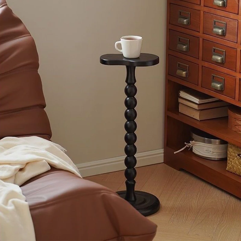 Eleganter Couchtisch aus Holz, Beistelltisch, moderne Heimdekoration, Holzmöbel im Retro-Stil für Wohnzimmer, Nachttisch, Sofa Image