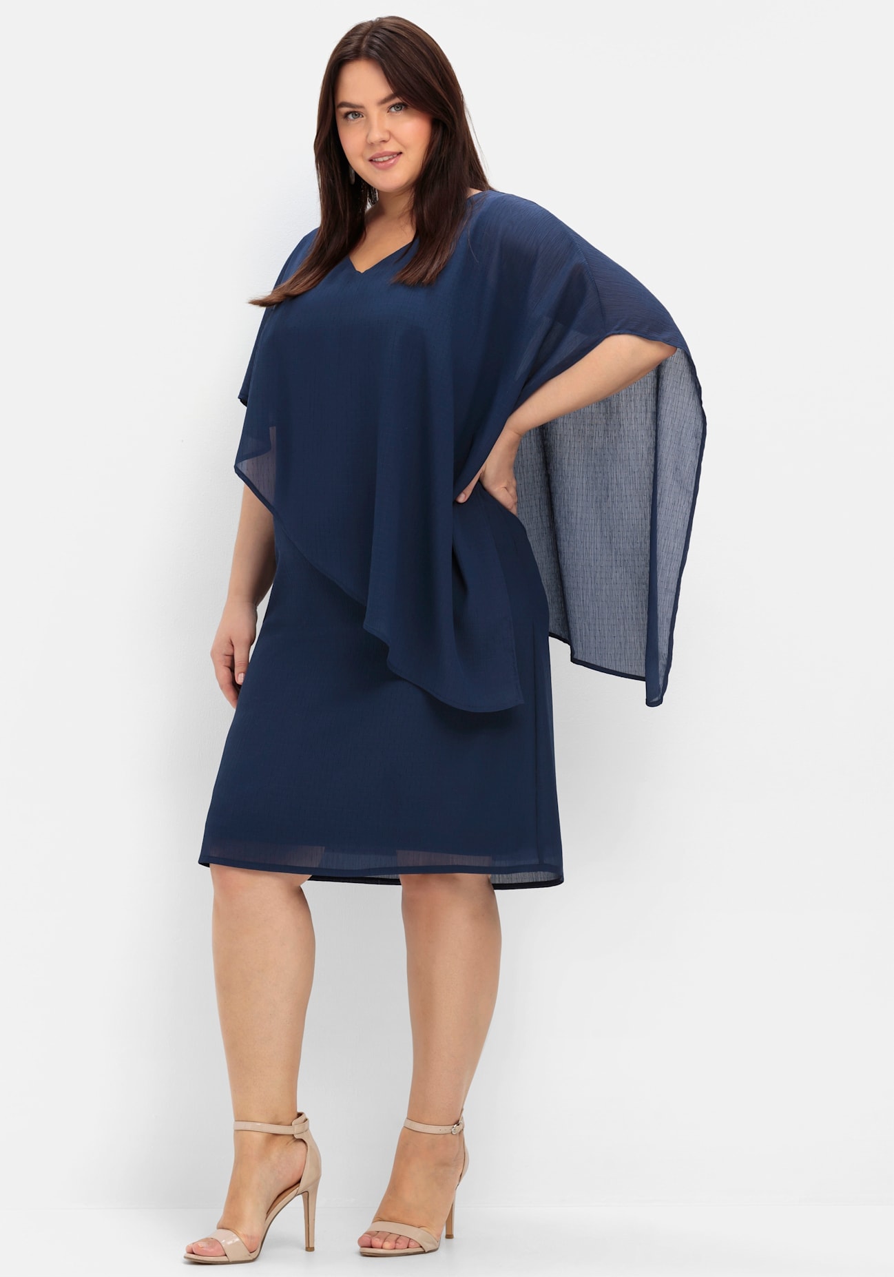 Cocktailkleid SHEEGO "Cocktailkleid", Damen, Gr. 48, Normalgrößen, blau (marine), 100% Polyester, unifarben, knielang, V-Ausschnitt, Kleider Image