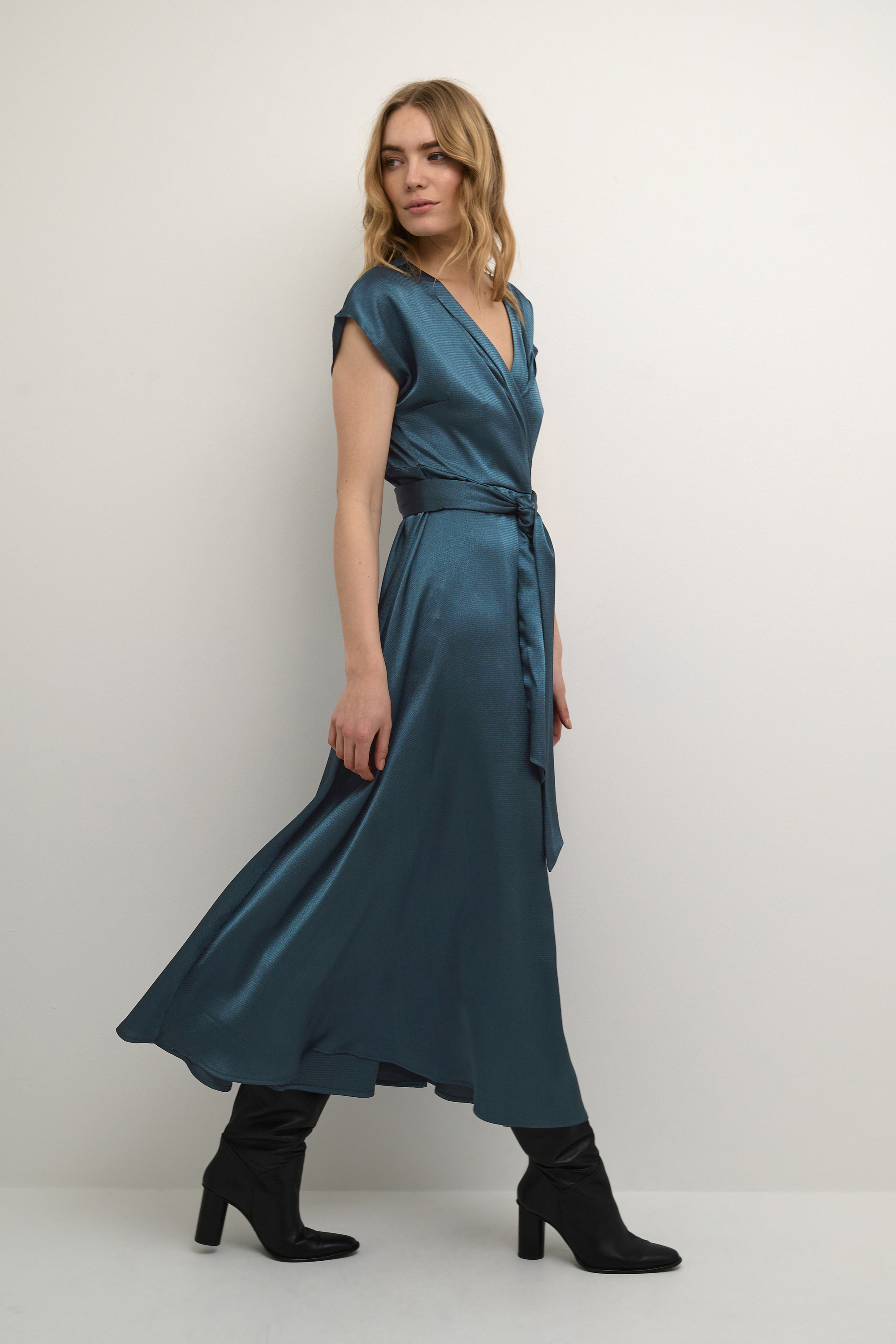 Kleid mit femininer Silhouette blue Image