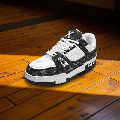 Fashionable men's cross-border sports shoes. New thick-soled sports and casual shoes for men. Popular white sports shoes for men