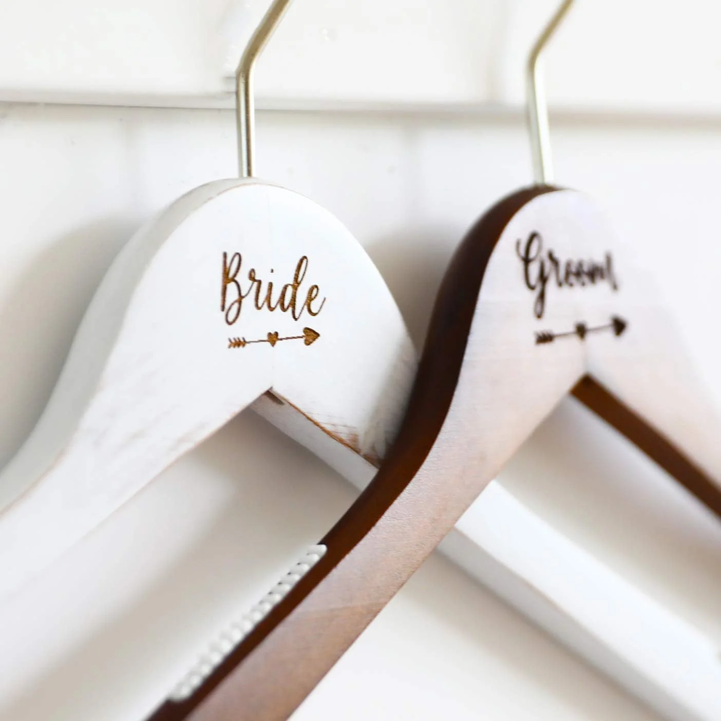 2-pack Wedding Hangers for Bride and Groom Bridal Wedding Gift Wood Dress Hangers Wedding Day Decoration Bride Groom To Be Gift