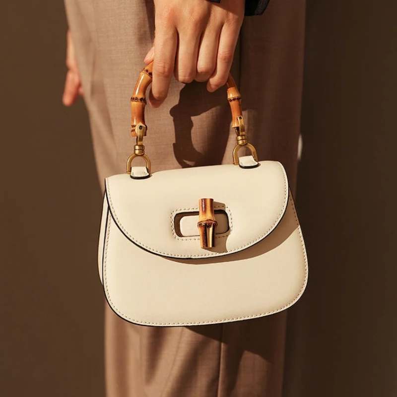 2025 Nuova borsa da sella in bambù di fascia alta, borsa da donna alla moda retrò in pelle, borsa a tracolla da pendolarismo versatile da donna