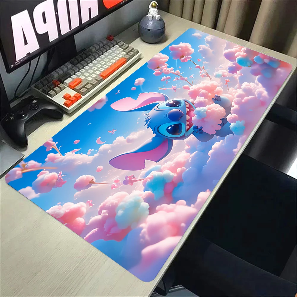 Anime Cute Stitch Mousepad Locking Edge Rutschfestes Mauspad HD-Druck Computer Gamer Mousepad XXL Tastatur E-Sport Schreibtischunterlage Image