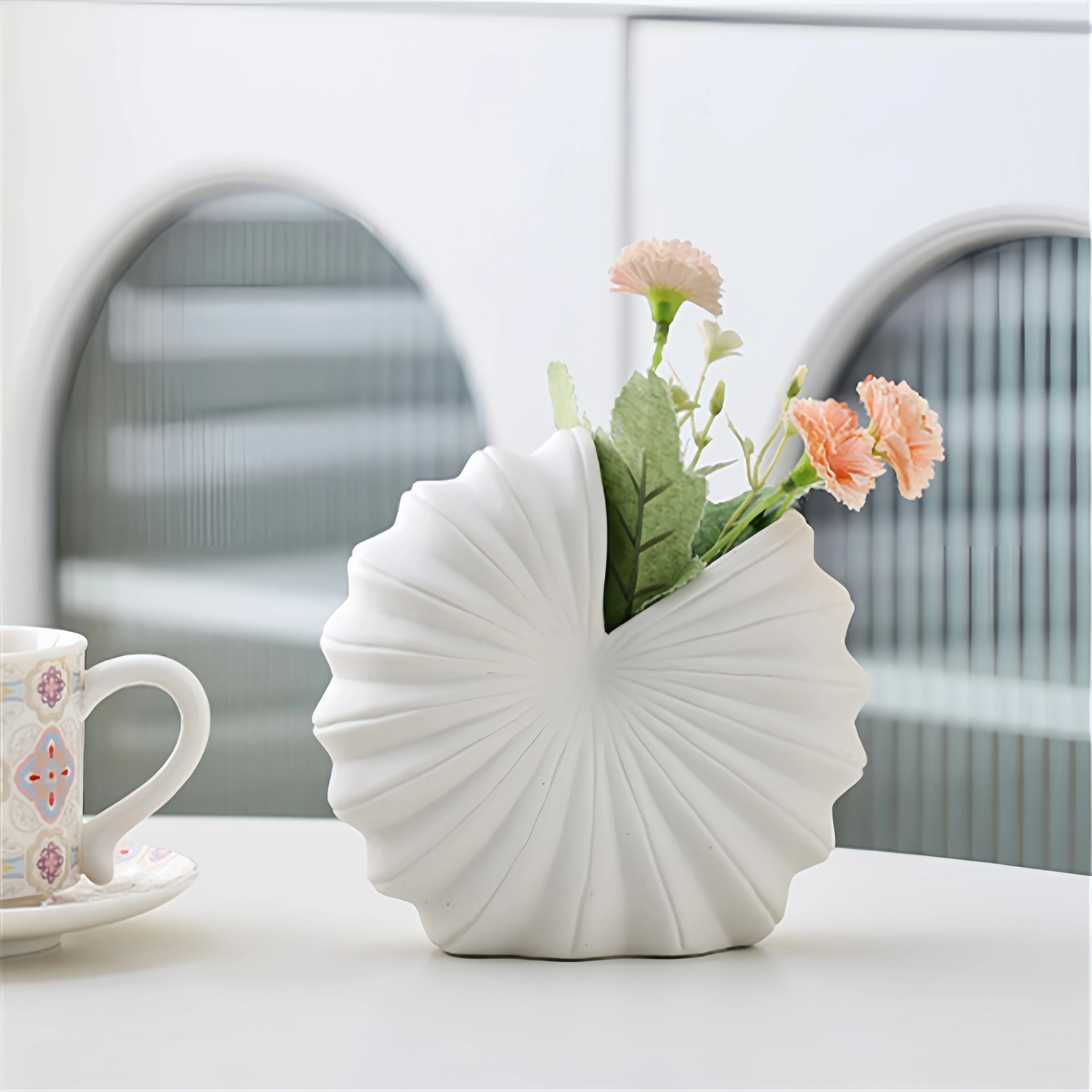 Nordische Keramik vase modische weiße Muschel form Blumen arrangement behälter Home Desktop Dekor Pflanze Hydro ponik Blumentopf Image