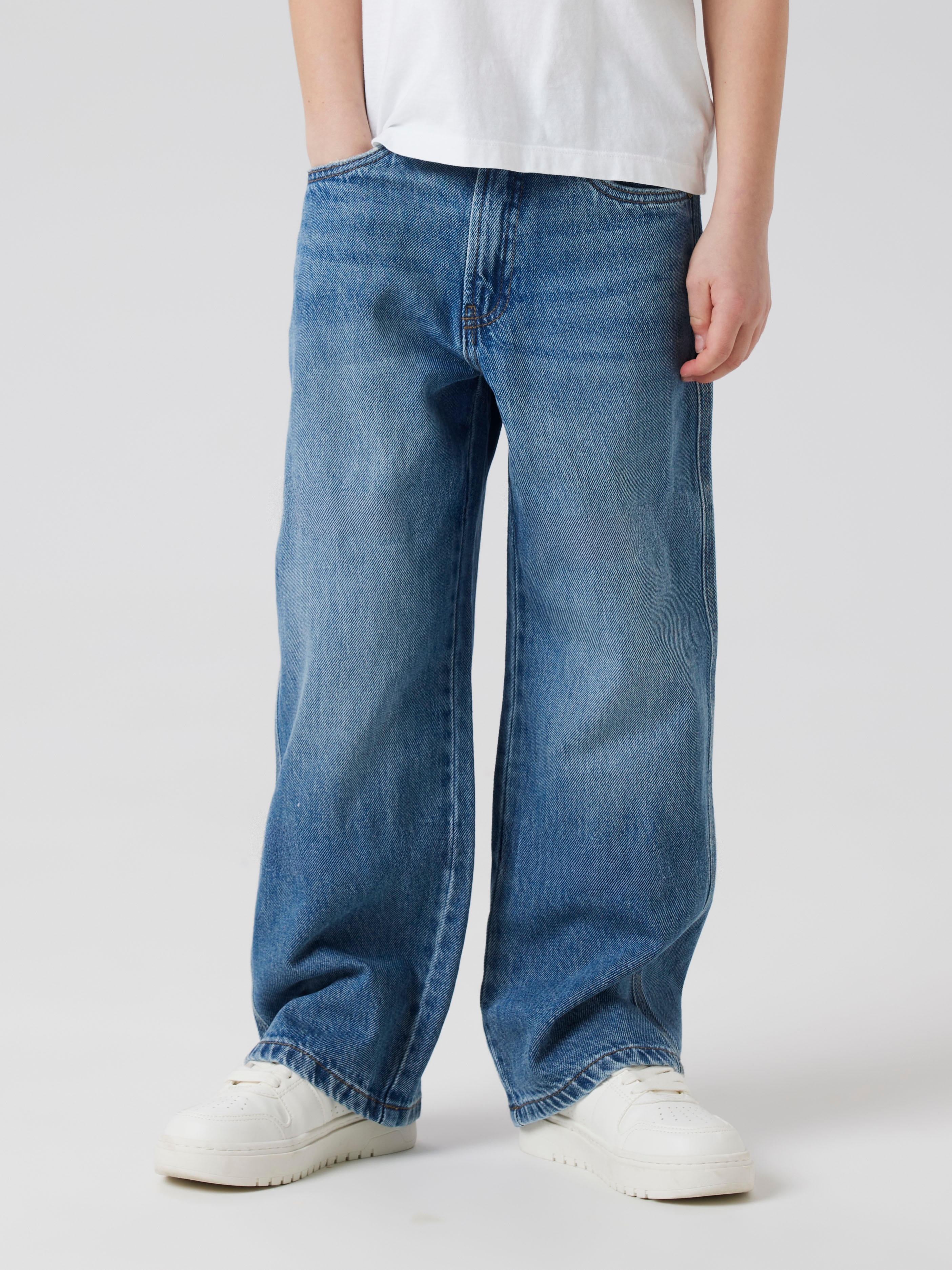 Relax-fit-Jeans NAME IT "NKMBEN SKATER JEANS 1990-LD NOOS", Jungen, Gr. 152, N-Gr, blau (medium blau denim), Denim/Jeans, Obermaterial: 100% Baumwolle, Abriebeffekte, relaxed fit lang, Jeans Image