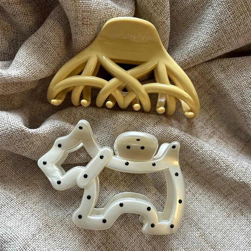 2Pcs Nette Polka Dot Welpen Hund Shark Haar Clip Klaue Klemme Haar Zubehör Koreanische Twisted Haar Griffe Haar Clips haarnadel Kopfbedeckungen Image