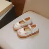 Frühling Herbst Neue Mädchen PU Leder Schuhe Stickerei Mädchen Baby Prinzessin kinder Perle Weiche Sohle Loafer Größe 21-30