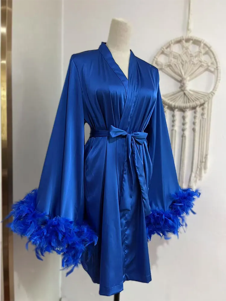 Kurze Robe für die Braut, königsblauer Kimono, Boudoir-Roben mit Federseide, Ready-Roben, Braut-Morgenmantel, Brautjungfern-Geschenke Image