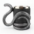 Tazza di Halloween con rivestimento in acciaio inossidabile 304, tazza in resina a forma di cobra, design unico e audace, tazza da viaggio personalizzata per uso domestico, accessorio per bere fresco
