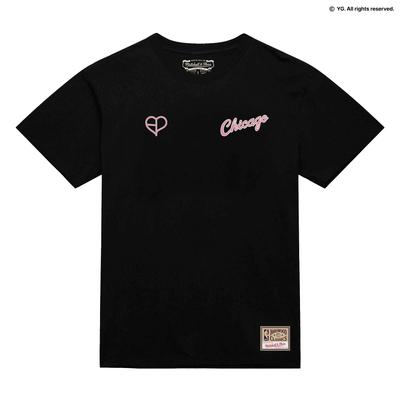 Schwarzes Chicago Bulls-T-Shirt von Mitchell & Ness x BLACKPINK für Herren – Limitierte Auflage Image