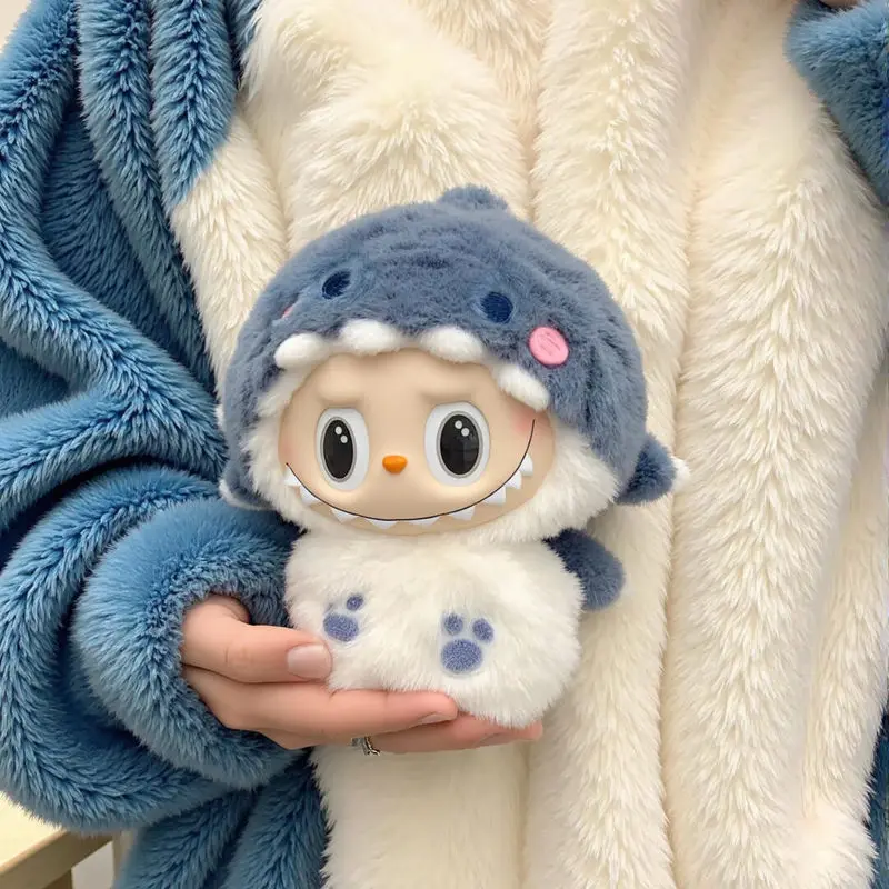 Entzückendes kleines Hai-Labubu-Puppenkleidungsset mit Hut-Kopfbedeckung für Kostüm, austauschbare Spielzeuge und Hobbys und Puppenkleidung Image