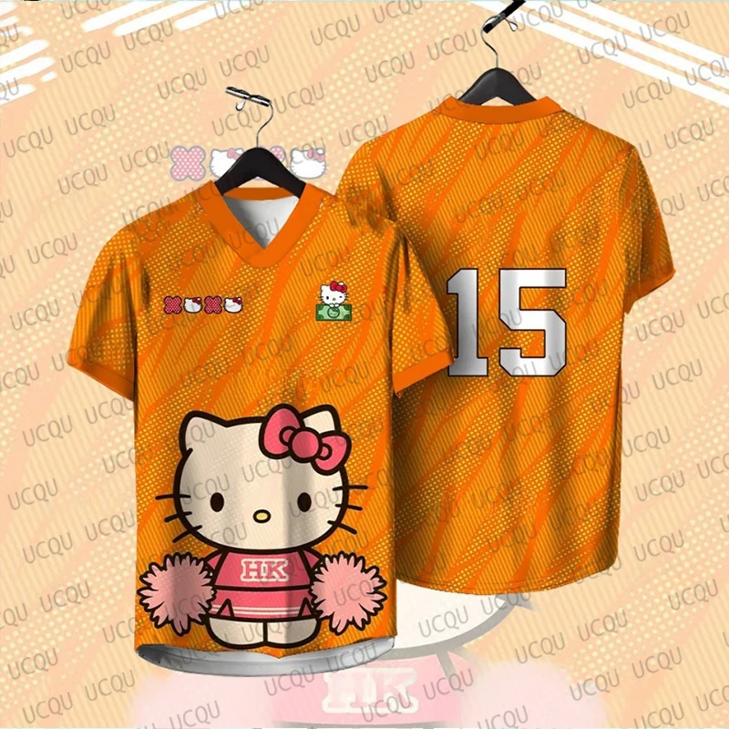 2025 Sanrio Cartoon Hello Kitty V-Ausschnitt Fußballtrikot Mode Sportbekleidung Kind/Erwachsene Lose Lässige Atmungsaktive Sport Streetwear T-Shirt