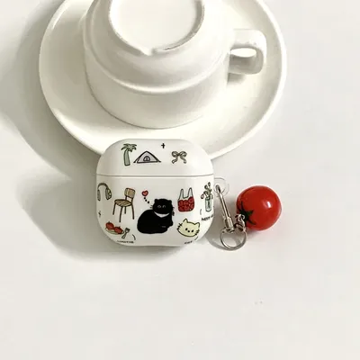 Cartoon schwarze Katze verpackte Tomaten Illustration Serie Anhänger Kopfhörer Hülle für AirPods 1 oder 2 3 4 Pro 2 Image