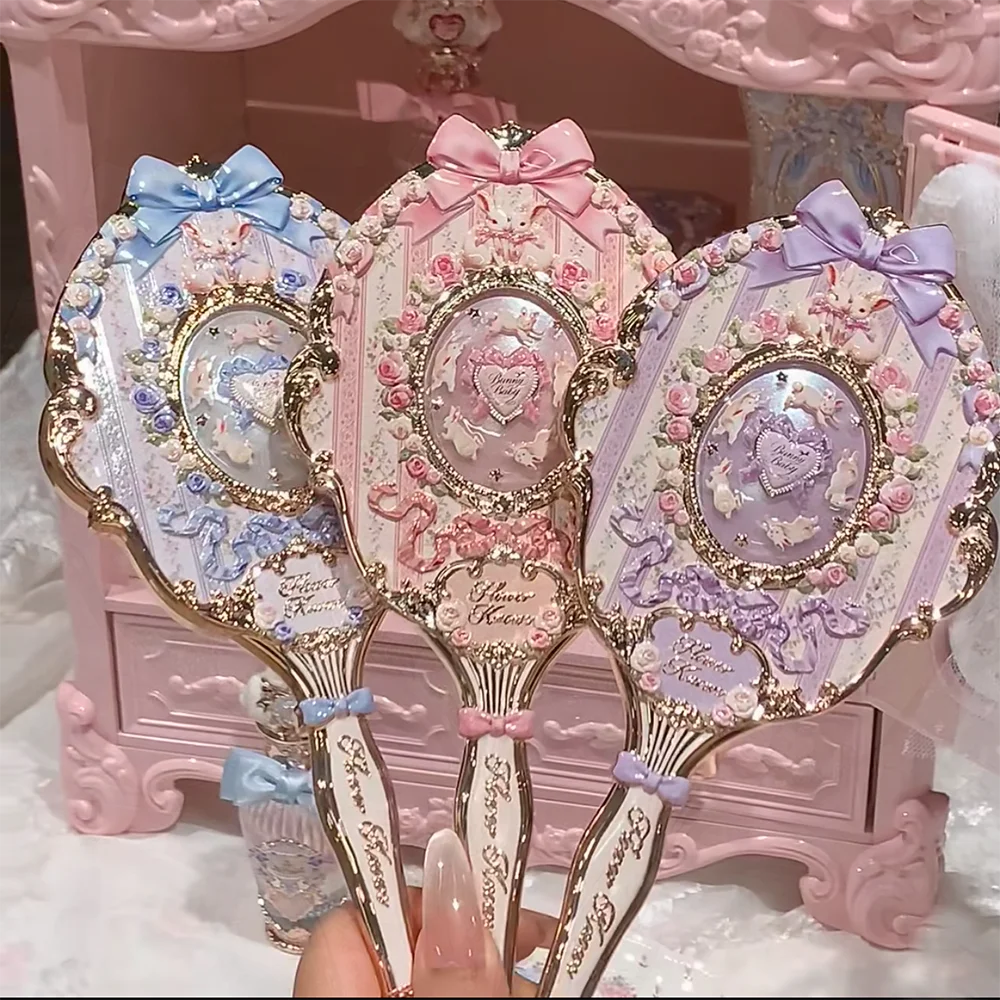 Flower Knows Bunny Garden Niedlicher Vintage-Handspiegel mit Hasenmotiv, tragbarer Kosmetikspiegel für Mädchen