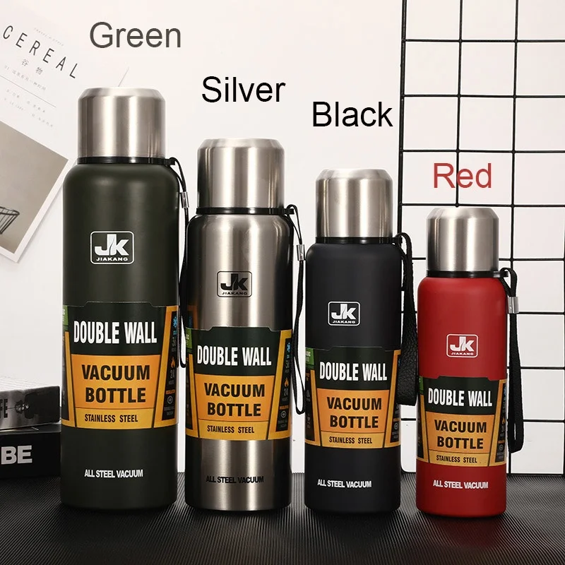 Einfacher isolierter Wasserbecher mit Deckel verfügt über eine große Kapazität und ist tragbar. Es wird mit einem Reiseseil geliefert und kann getragen werden Image