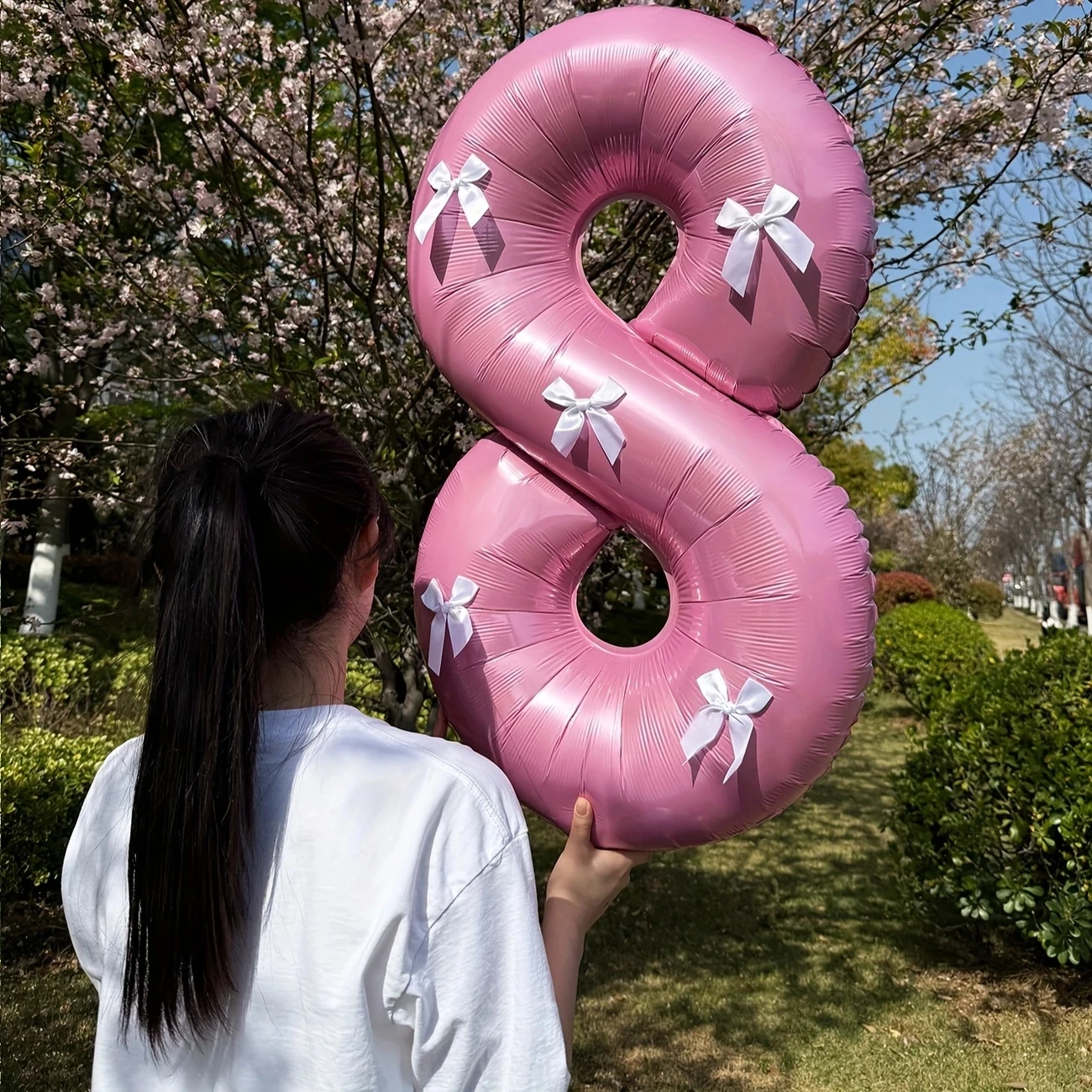 1 Stück 32 Zoll perlrosa digitale Aluminiumfolienballons 0-9 mit 5 weißen Schleifen und 1 Klebepunkte für Geburtstagsdekoration Image