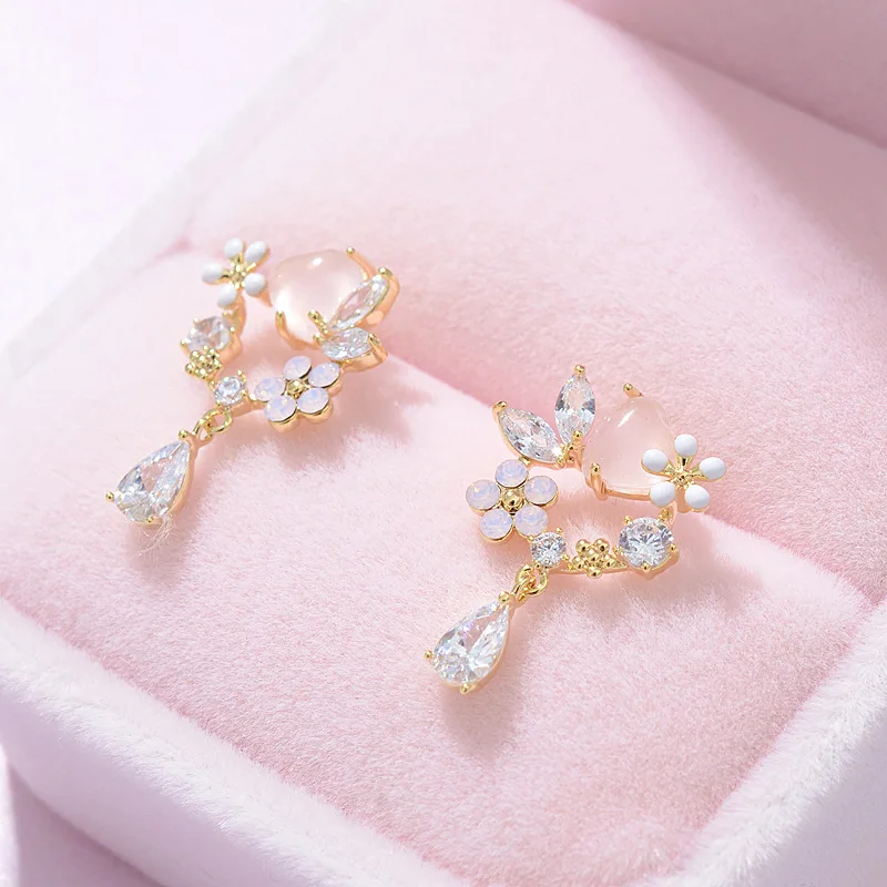 Delicate Zirkon Schmetterling Stud Ohrringe Für Frauen Koreanische Neue Exquisite Daisy Blume Biene Ohrring Mädchen Hochzeit Partei Süße Schmuck Image