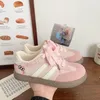 Hello Kitty Stickerei-Sneaker für Frühling und Herbst, niedlicher Cartoon-Anime, rosa, modisch, lässig, Schnür-Trainingsbrett-Schuhe, Geschenk