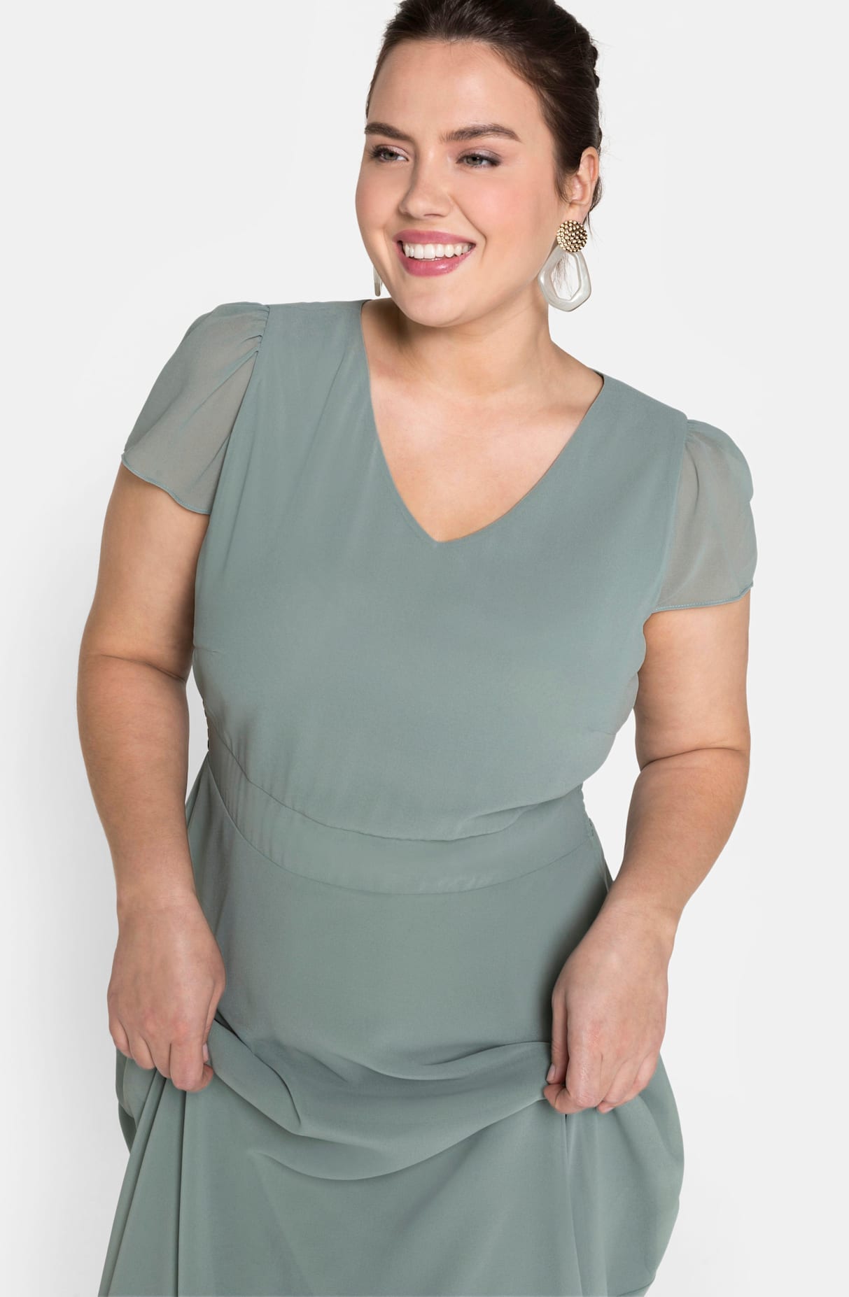 Abendkleid SHEEGO "Abendkleid", Damen, Gr. 52, Normalgrößen, braun (eukalyptus), Georgette, 100% Polyester, unifarben, lang, V-Ausschnitt, Kleider Image