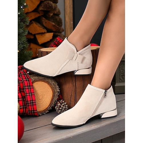 Rote Damenstiefeletten aus Wildlederimitat – Stiefeletten mit niedrigem Absatz und seitlicher Schleife für Winteroutfits, Weihnachtsfeiern und lässige Shoppingtouren Image