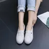 2024 niedrige Plattform Turnschuhe Frauen Schuhe weibliche Pu Leder Walking Sneakers Slipper weiß flach Slip auf vulkan isieren Freizeit schuhe