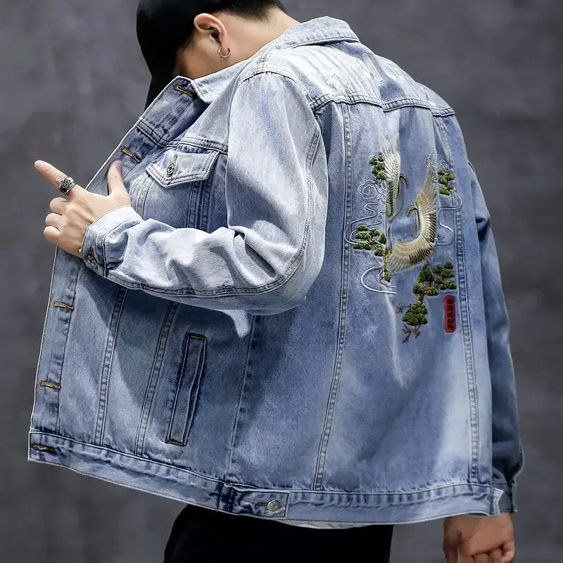 Herren Jeansjacke mit Stickerei Männliche Jeansmäntel Blau Original Herbst Herrenmode Y2k Mode Washed Joker Cowboy Große Größe L G