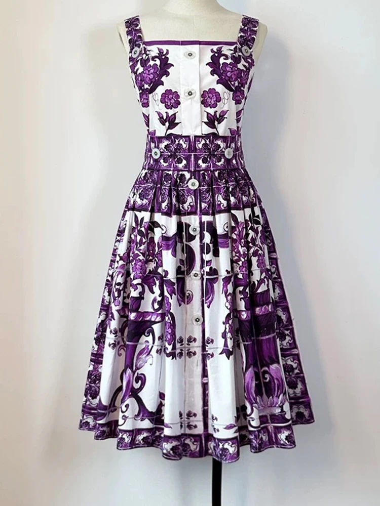 Im Sommer 2025 ist das neue sexy rückenfreie A-Linien-Kleid mit geometrischem Print und langem Hosenträger modisch und Urlaub