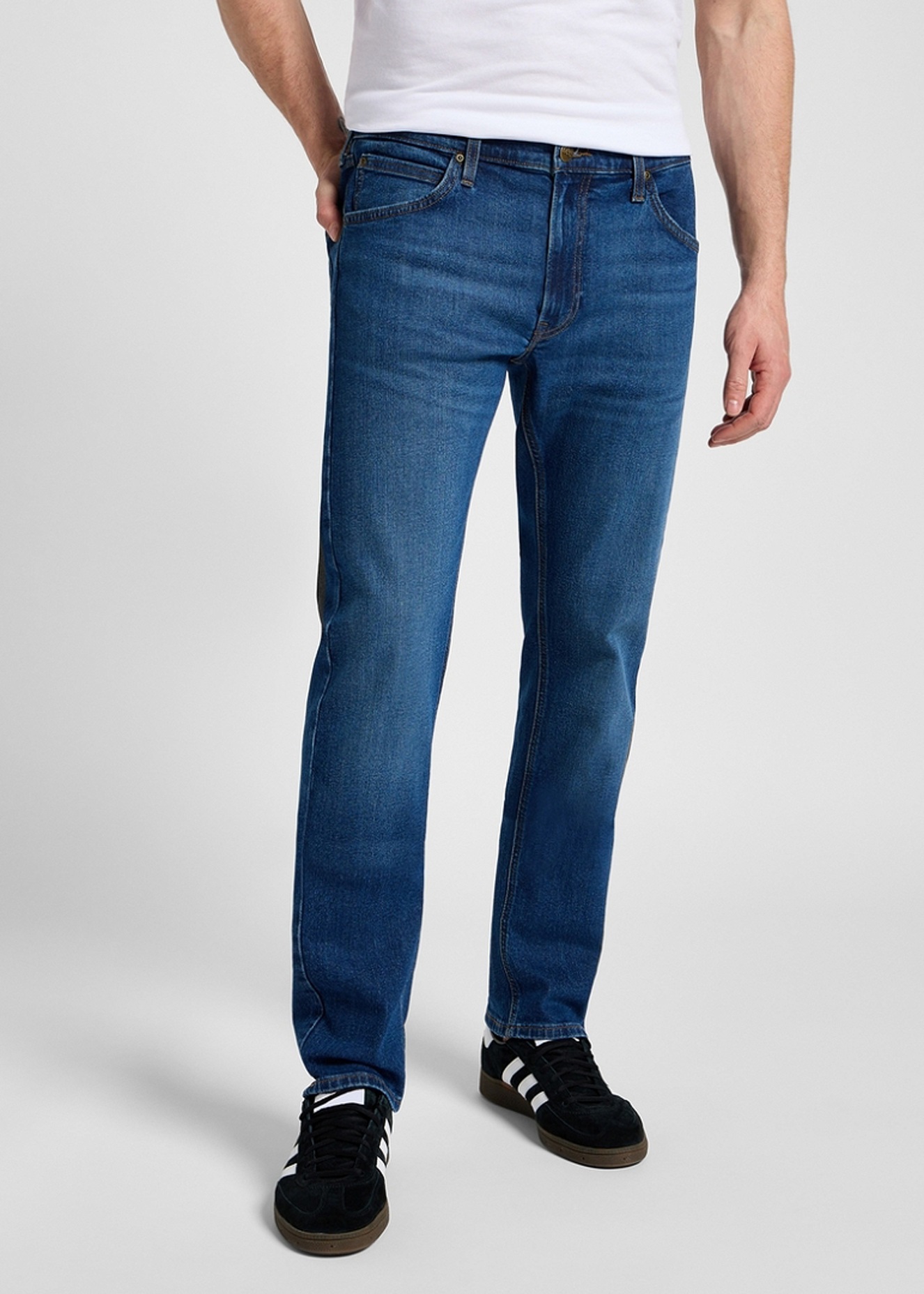 Lee - Daren Blooming Image