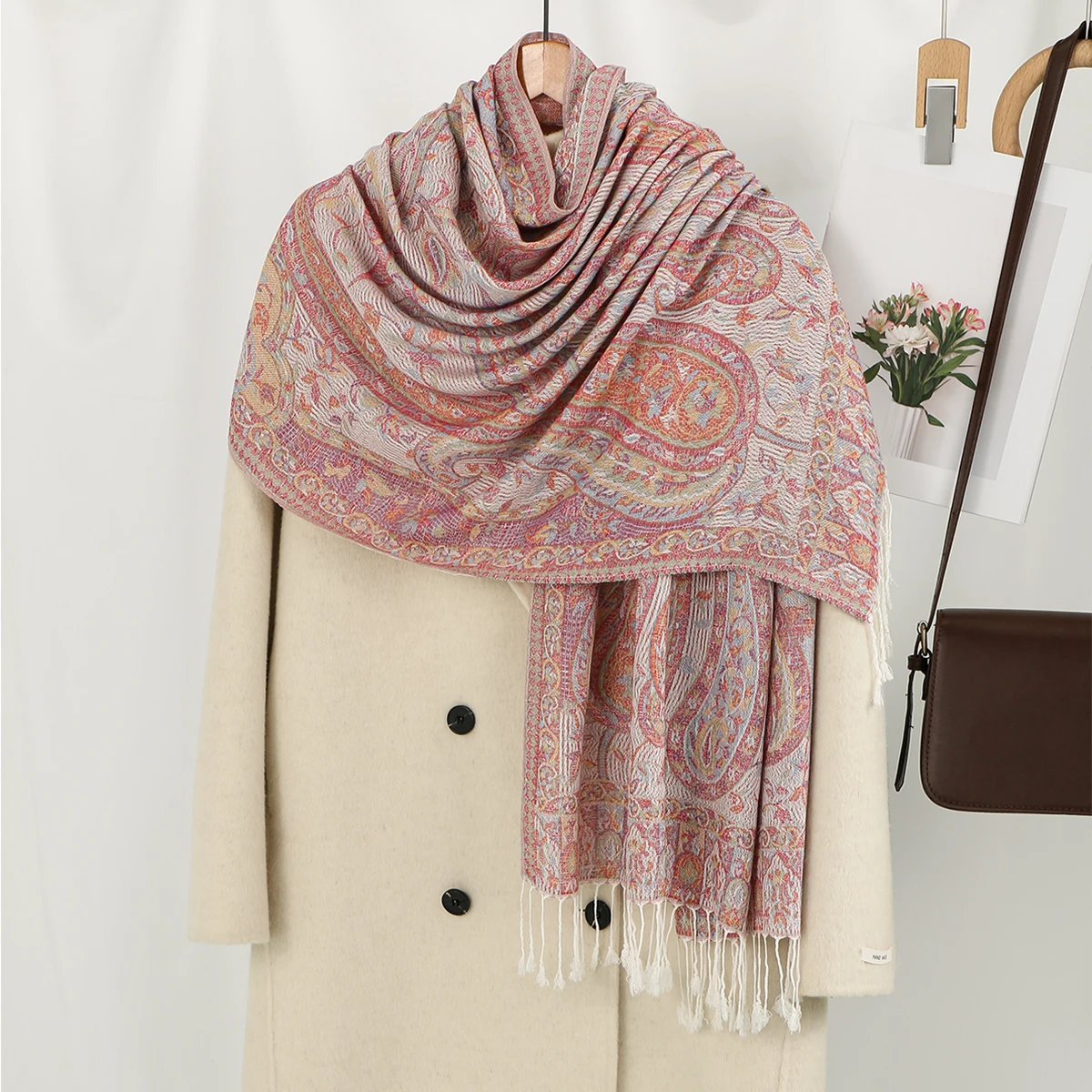 Paisley Quasten Pashmina Schal Frau Warmer Schal Muslimischen Hijabs Mode Lange Wraps Dicke Schals Weibliche Cape Kopftuch 178*71 cm