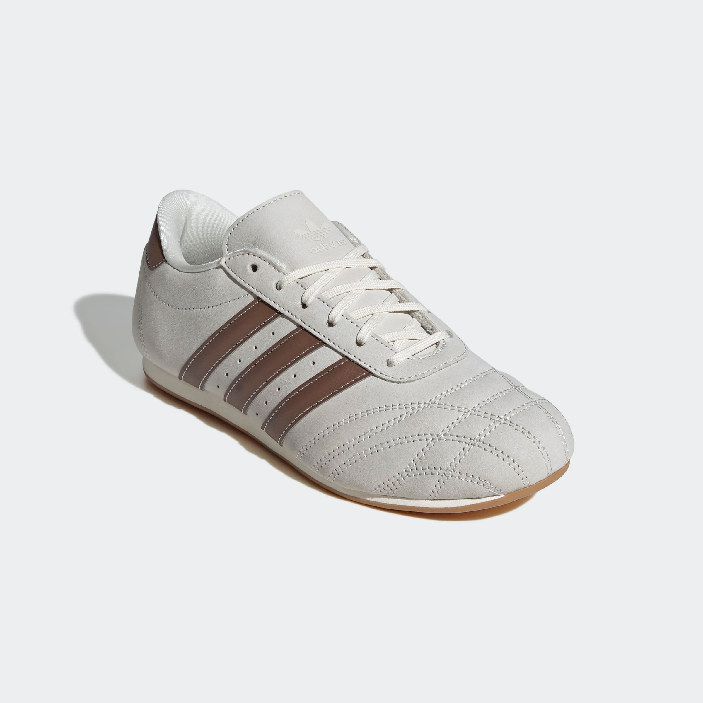 Sneaker ADIDAS ORIGINALS "ADIDAS TAEKWONDO SCHNÜRSCHUH", Gr. 42, weiß (sanftes weiß, preloved braun, gum 3), Leder, Synthetik, Schuhe
