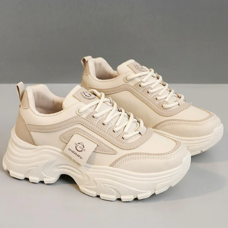 Frauen Turnschuhe Leder Höhe-Zunehmende Schuhe Mode Lace-up Casual Schuh Outdoor Vulkanisierte Schuh Designer Plattform Frauen Schuhe