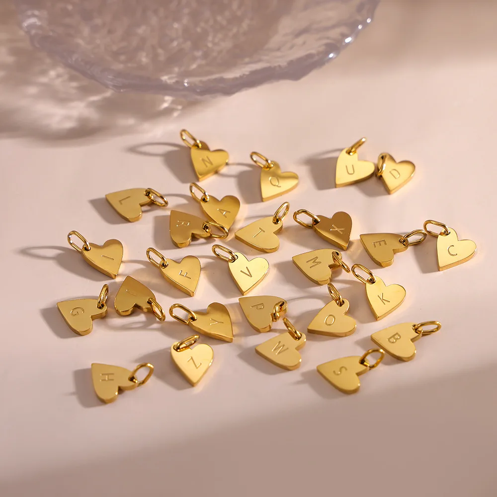 26 Initialen Edelstahl vergoldet Herz Charm Alphabet Anhänger DIY Armband Halskette Schmuckherstellung Zubehör Image
