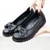 Große Größe 42, Damenschuhe aus echtem Leder, 2025, Frühlings-Fliege, flache Slipper, weicher Boden, flache Schuhe für Mütter, Bürodamen-Kleiderschuhe