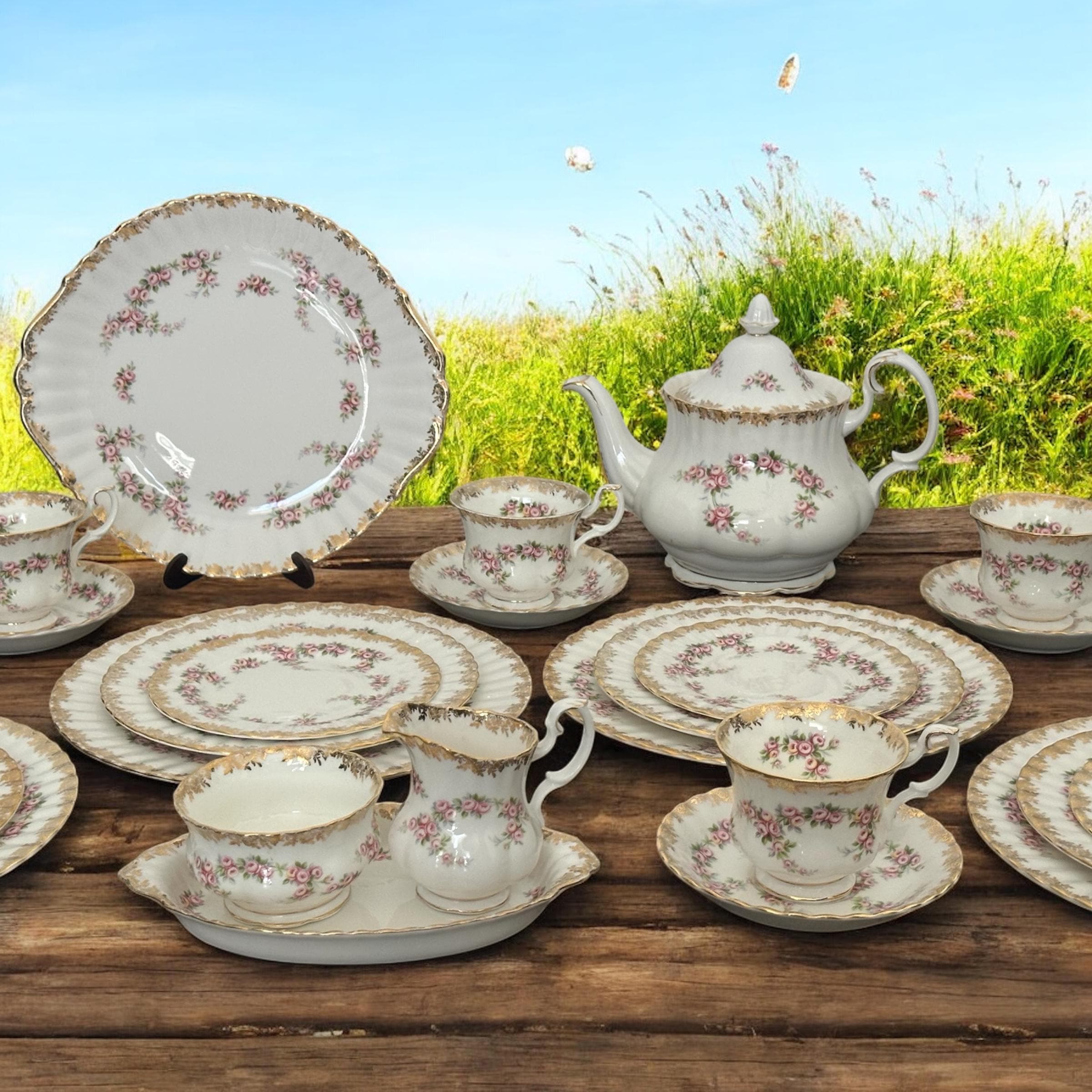 Servizio da tè Royal Albert Dimity Rose - Set vintage in porcellana Bone China da oltre 20 pezzi con rose rosa, composto da piatti, tazze e teiera. Pe