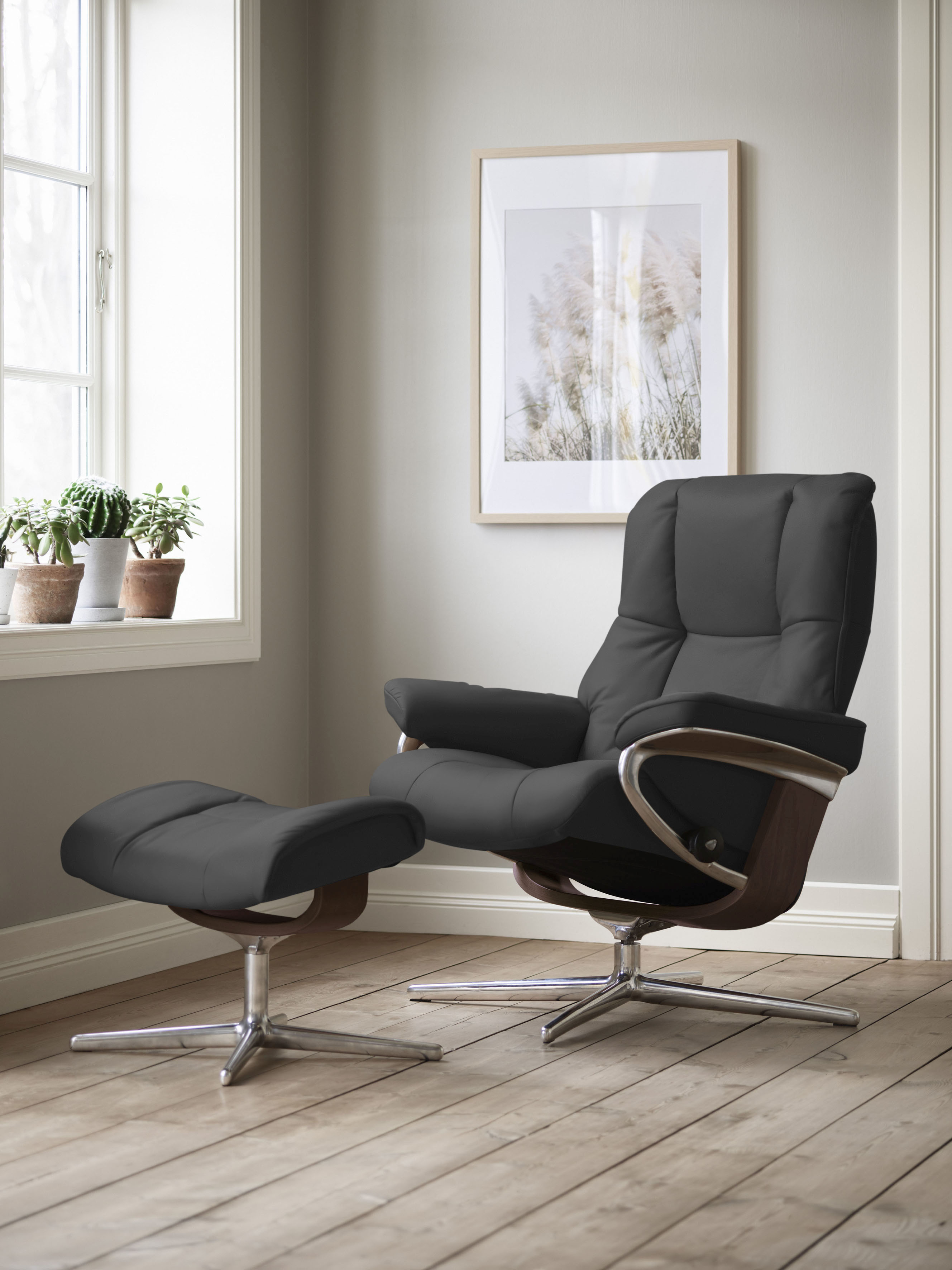 Relaxsessel STRESSLESS "Mayfair", grau (charcoal dinamica), B:83cm H:102cm T:74cm, Microfaser DINAMICA (88% Polyester, 12% Polyurethan), Sessel, Relaxsessel, mit Hocker, mit Cross Base, Größe S, M & L, Holzakzent Braun