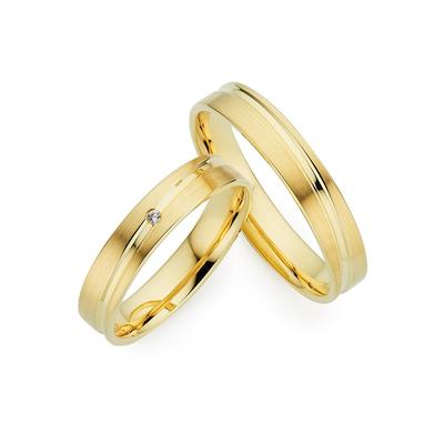 Trauring PHÖNIX "Schmuck Geschenk Gold 333 Trauring Ehering LIEBE versch. Varianten" Gr. 52, gold (gelbgoldfarben), Fingerringe, 52, 0,01 ct SI = kleine Einschlüsse mit Brillant, Gelbgold 333, 4,0mm, Made in Germany, wahlweise mit oder ohne Brillant Image