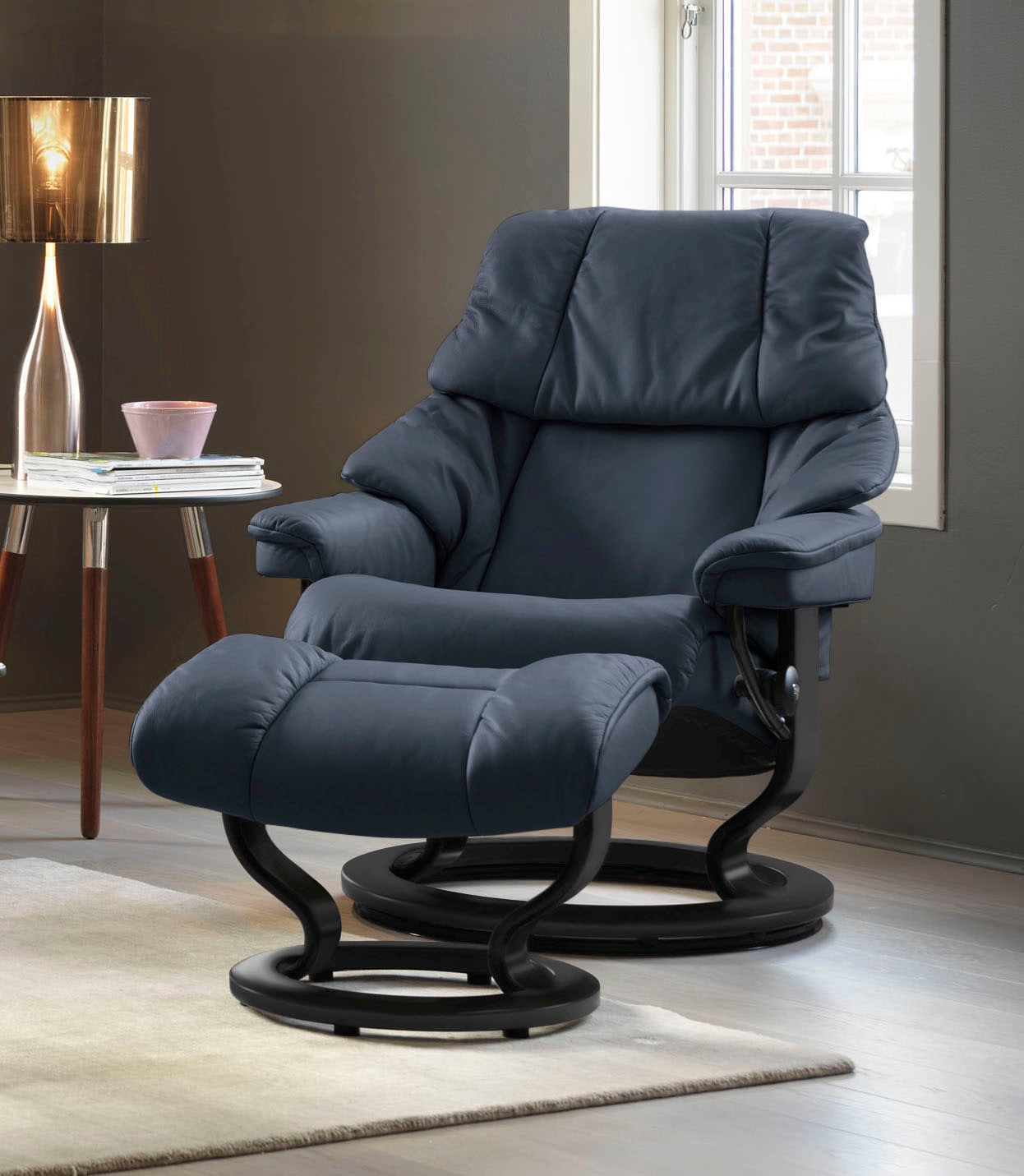 Relaxsessel STRESSLESS "Reno", blau (oxford blau paloma), B:88cm H:98cm T:78cm, Leder BATICK: BATICK ist ein leicht korrigiertes, durchgefärbtes und genarbtes Möbelleder, bei dem die meisten Unebenheiten und Spuren in der Regel entfernt...