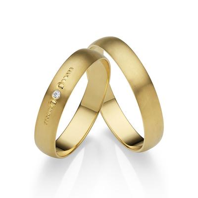 Trauring FIRETTI "Schmuck Geschenk Gold 375 Hochzeit Ehering "LIEBE" Gr. 50, gold (gelbgoldfarben), Fingerringe, 50, 0,01 ct SI = kleine Einschlüsse mit Brillant, Gelbgold 375, 4mm, Made in Germany, wahlweise mit oder ohne Brillant Image