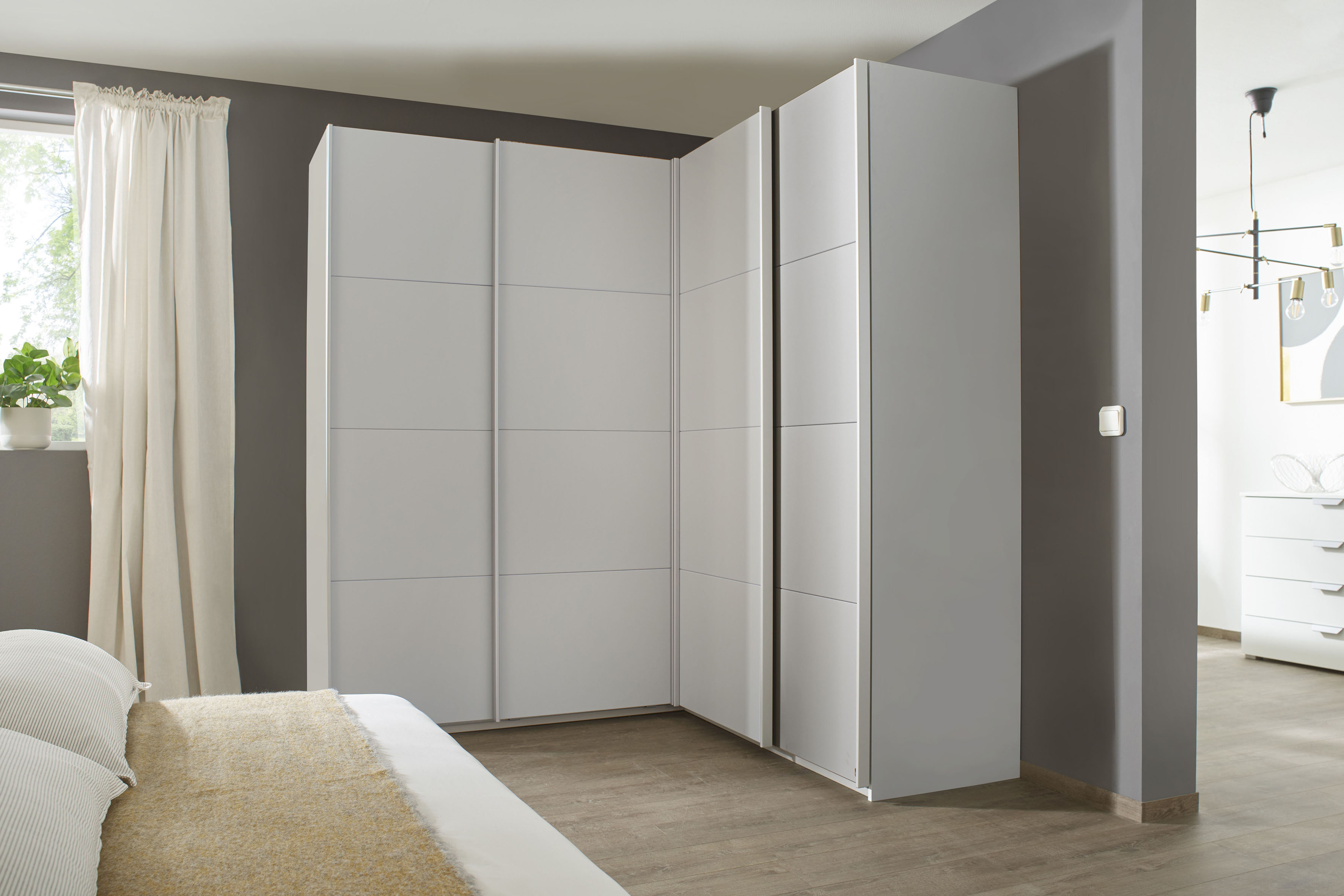 Schwebetürenschrank RAUCH "Quadra", grau (seidengrau), B:181cm H:210cm T:187cm, Holzwerkstoff, Schränke, Eckschrank inkl. Türendämpfer und Schubladeneinsatz