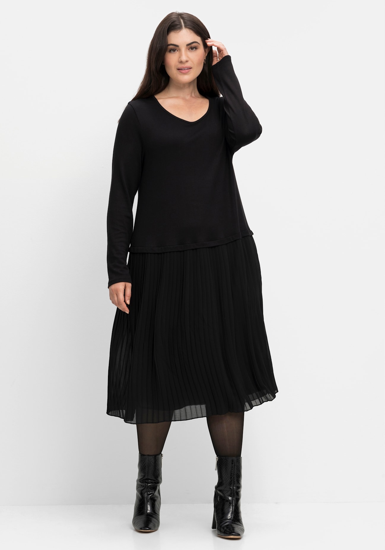 Strickkleid SHEEGO "Strickkleid", Damen, Gr. 46, Normalgrößen, schwarz, 100% Polyester, unifarben, wadenlang, Rundhals, Kleider Image