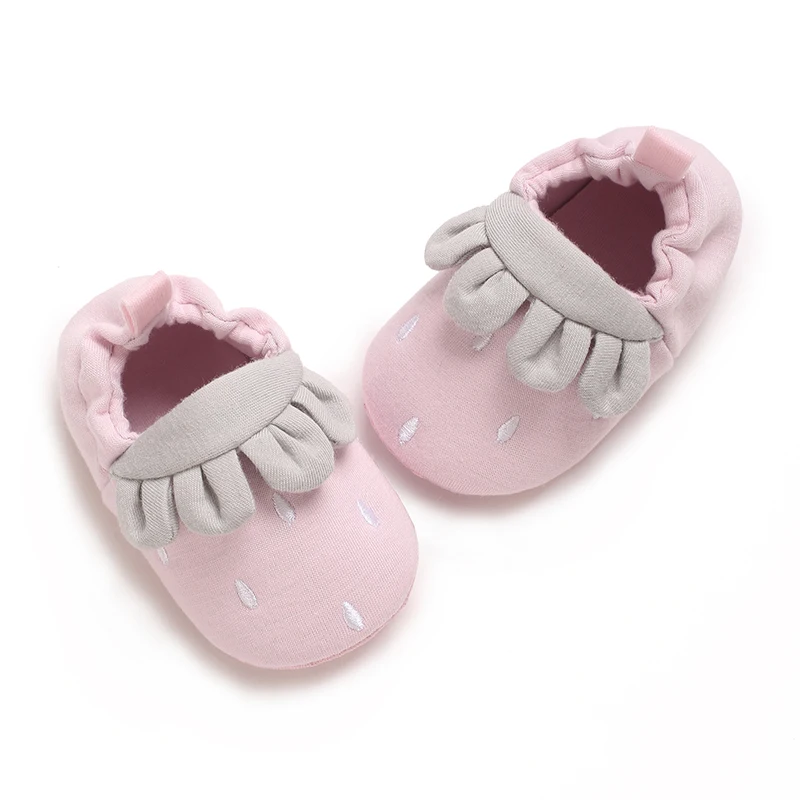 Entzückende erdbeerfarbene, weiche, atmungsaktive Kleinkinderschuhe mit flacher Sohle, modisch und bequem für einfaches Tragen, geeignet für 0–1 Jahr O Image