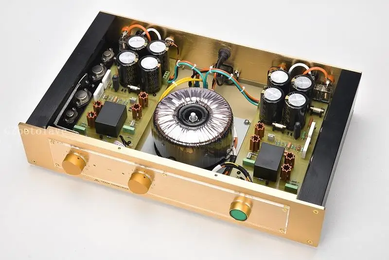 Fertiger klassischer Audio-HiFi-Stereoverstärker mit Leistungsverstärker, inspiriert von FM ACOUSTICS FM300A Image