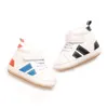 Neue Babyschuhe PU-Leder Freizeitschuhe rutschfeste weiche Sohle modische Babyschuhe Wanderschuhe
